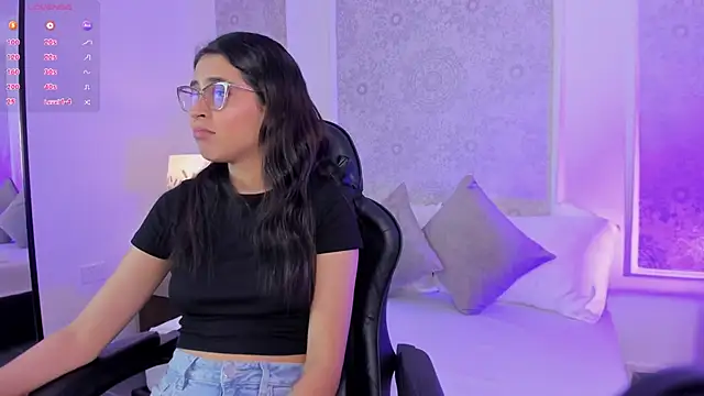 Snapshot of desireee_ chatting on February 25, 2026, 12:37 pm desireee online show from February 25, 2026, 12:37 pm