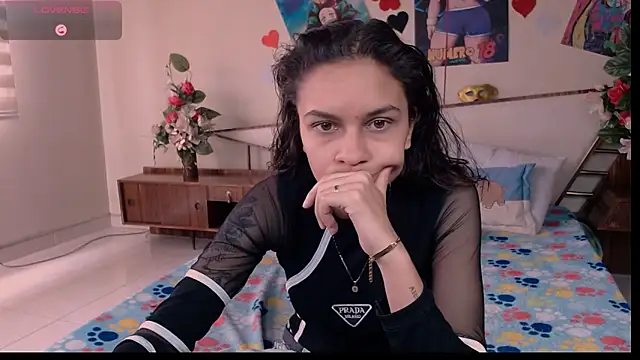 Snapshot of Skylovershot chatting on October 16, 2025, 3:57 pm Skylovershot online show from October 16, 2025, 3:57 pm