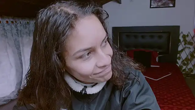 Snapshot of Skylovershot chatting on November 6, 2025, 1:34 pm Skylovershot online show from November 6, 2025, 1:34 pm