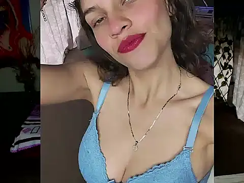 Snapshot of Skylovershot chatting on December 3, 2025, 1:42 pm Skylovershot online show from December 3, 2025, 1:42 pm