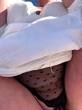 Snapshot of Horny_mom40 chatting on September 23, 2025, 10:51 am Horny mom40 online show from September 23, 2025, 10:51 am