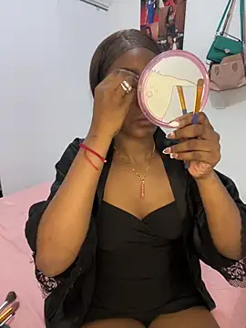 Snapshot of zaracollins01 chatting on February 17, 2026, 9:32 pm zaracollins01 online show from February 17, 2026, 9:32 pm