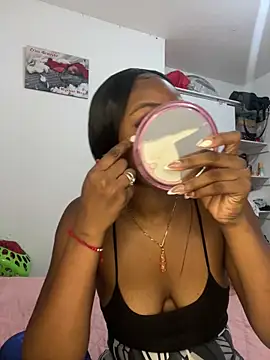 Snapshot of zaracollins01 chatting on February 19, 2026, 11:01 pm zaracollins01 online show from February 19, 2026, 11:01 pm