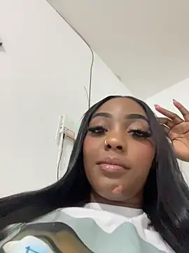 Snapshot of zaracollins01 chatting on February 25, 2026, 11:47 pm zaracollins01 online show from February 25, 2026, 11:47 pm