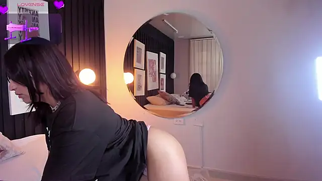 Snapshot of Manelyk_evanss_ chatting on February 15, 2026, 12:36 pm Manelyk evanss online show from February 15, 2026, 12:36 pm