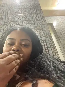 LunaSthena online show from November 20, 2025, 12:11 am