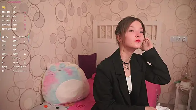 DongMolt online show from November 28, 2025, 8:00 pm