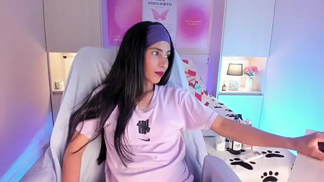 Snapshot of LexxaQueen chatting on February 3, 2026, 4:10 am LexxaQueen online show from February 3, 2026, 4:10 am