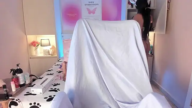 Snapshot of LexxaQueen chatting on February 17, 2026, 4:09 am LexxaQueen online show from February 17, 2026, 4:09 am