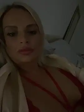 Snapshot of Seductive-SkyeXXX chatting on October 9, 2025, 9:57 pm Seductive-SkyeXXX online show from October 9, 2025, 9:57 pm