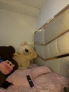 Snapshot of Sophia_Queen03 chatting on December 4, 2025, 4:22 am Sophia Queen03 online show from December 4, 2025, 4:22 am