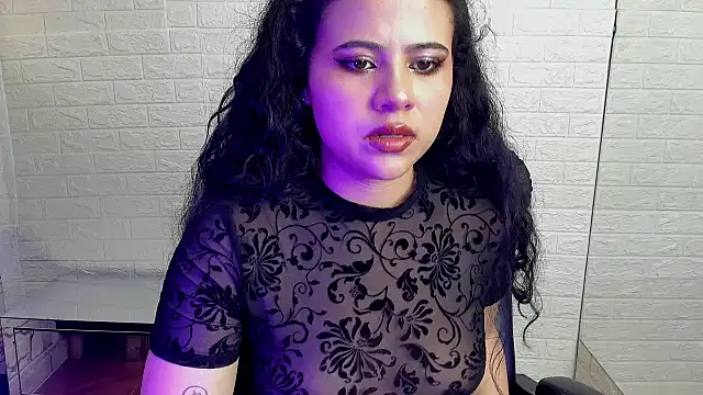 Snapshot of Dafne_Cleo chatting on September 19, 2025, 9:59 pm Dafne Cleo online show from September 19, 2025, 9:59 pm