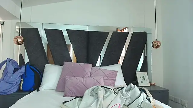 alaska  williams   online show from November 23, 2025, 3:34 pm