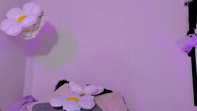 Naomi Flame online show from November 6, 2025, 11:04 pm