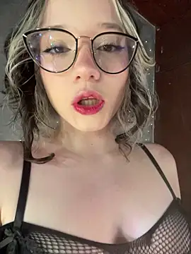 Snapshot of sukubo__ chatting on February 5, 2026, 10:14 pm sukubo online show from February 5, 2026, 10:14 pm