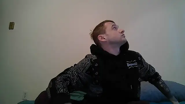 Snapshot of Mr_nightfall chatting on June 18, 2026, 12:11 am Mr nightfall online show from June 18, 2026, 12:11 am