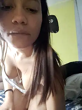 Snapshot of EmmayJean chatting on October 16, 2025, 1:39 am EmmayJean online show from October 16, 2025, 1:39 am