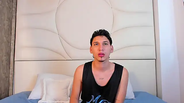 Snapshot of axel_alvareez chatting on September 12, 2025, 3:39 am axel alvareez online show from September 12, 2025, 3:39 am