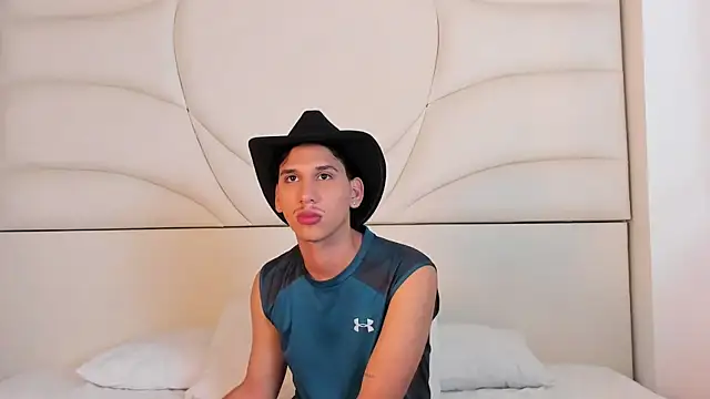 Snapshot of axel_alvareez chatting on September 24, 2025, 3:21 am axel alvareez online show from September 24, 2025, 3:21 am