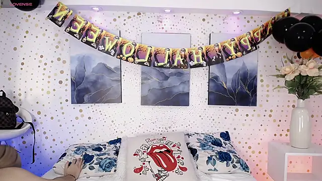 Emily Vaughan online show from October 20, 2025, 3:29 am