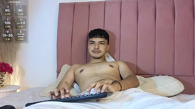 Snapshot of Snowlann chatting on October 12, 2025, 5:50 am Snowlann online show from October 12, 2025, 5:50 am