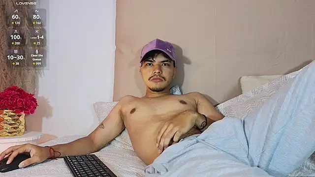 Snapshot of Snowlann chatting on November 4, 2025, 1:10 pm Snowlann online show from November 4, 2025, 1:10 pm