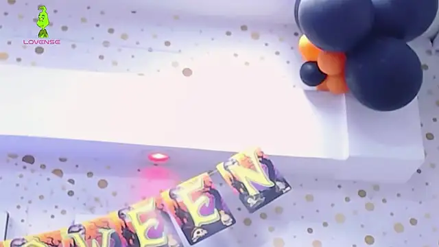 ArianaSantana online show from November 4, 2025, 12:48 pm