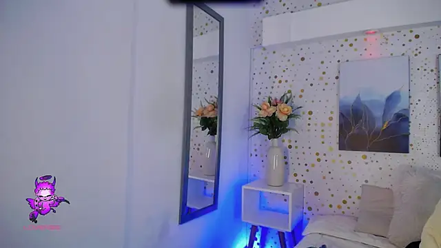 ArianaSantana online show from November 8, 2025, 12:27 pm