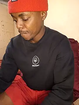 Snapshot of Hluga_25 chatting on November 17, 2025, 3:45 am Hluga 25 online show from November 17, 2025, 3:45 am