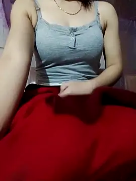 LucyyLy online show from November 18, 2025, 11:47 am