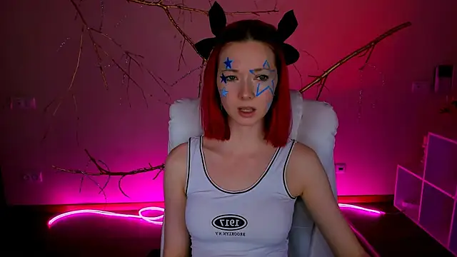 KimBoydd online show from November 28, 2025, 8:17 am