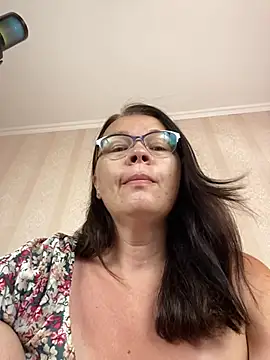 DanaJonson online show from June 26, 2026, 2:21 pm