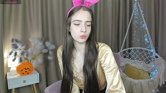 Belle Wa1ker online show from October 31, 2025, 4:24 am