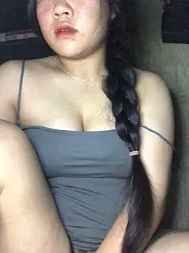 Snapshot of Linhmai_bb chatting on October 2, 2025, 4:14 pm Linhmai bb online show from October 2, 2025, 4:14 pm