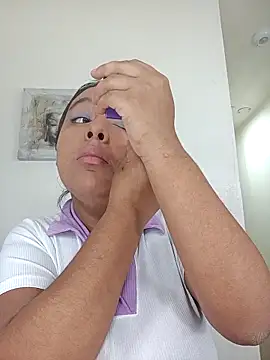 Snapshot of DakotaKS chatting on September 10, 2025, 12:16 pm DakotaKS online show from September 10, 2025, 12:16 pm