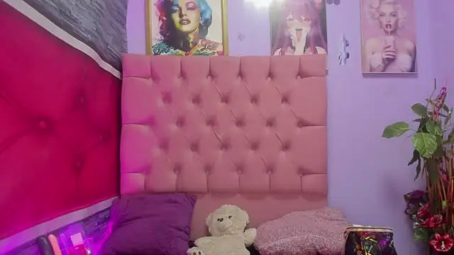 Snapshot of DakotaKS chatting on October 15, 2025, 4:34 am DakotaKS online show from October 15, 2025, 4:34 am