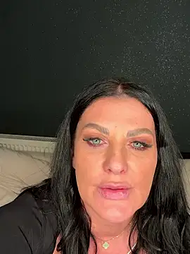 Snapshot of Nola_Luxx-offiziell chatting on January 8, 2026, 6:54 pm Nola Luxx-offiziell online show from January 8, 2026, 6:54 pm