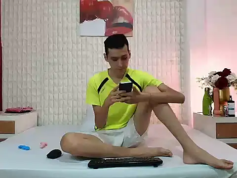 Snapshot of LuigiMarchetti chatting on November 12, 2025, 7:46 pm LuigiMarchetti online show from November 12, 2025, 7:46 pm