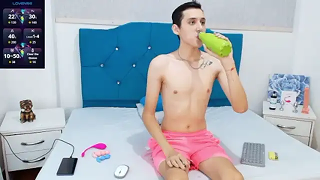 Snapshot of LuigiMarchetti chatting on December 5, 2025, 7:43 pm LuigiMarchetti online show from December 5, 2025, 7:43 pm