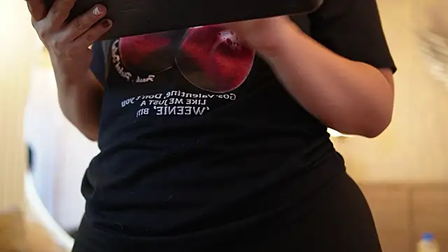 Tayler Kim online show from October 5, 2025, 4:05 pm