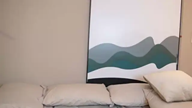 Tayler Kim online show from October 19, 2025, 4:51 pm