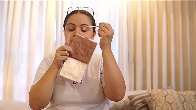 Snapshot of Tayler_Kim chatting on March 1, 2026, 3:58 pm Tayler Kim online show from March 1, 2026, 3:58 pm