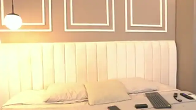 Tayler Kim online show from April 12, 2026, 6:24 pm