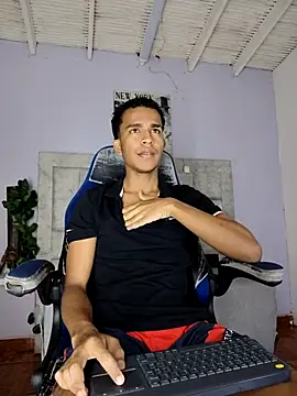 aston xvera online show from September 20, 2025, 3:24 pm