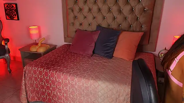 dulce fresa  online show from December 5, 2025, 12:25 pm