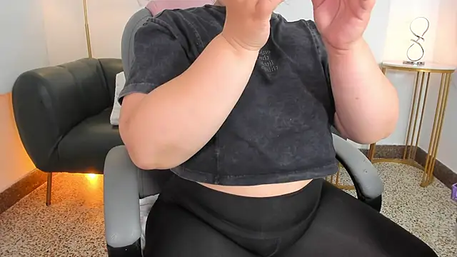 Snapshot of Miss_Francheska chatting on January 9, 2026, 12:08 pm Miss Francheska online show from January 9, 2026, 12:08 pm