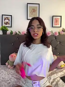 Im Lyan online show from November 14, 2025, 4:28 pm