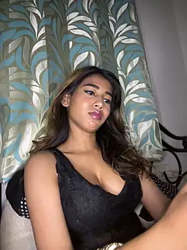 Snapshot of STRIP_GLOW chatting on February 20, 2026, 9:26 pm STRIP GLOW online show from February 20, 2026, 9:26 pm