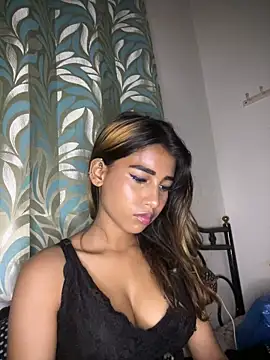 Snapshot of STRIP_GLOW chatting on February 22, 2026, 7:34 pm STRIP GLOW online show from February 22, 2026, 7:34 pm