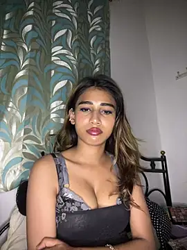 Snapshot of STRIP_GLOW chatting on February 25, 2026, 7:23 pm STRIP GLOW online show from February 25, 2026, 7:23 pm